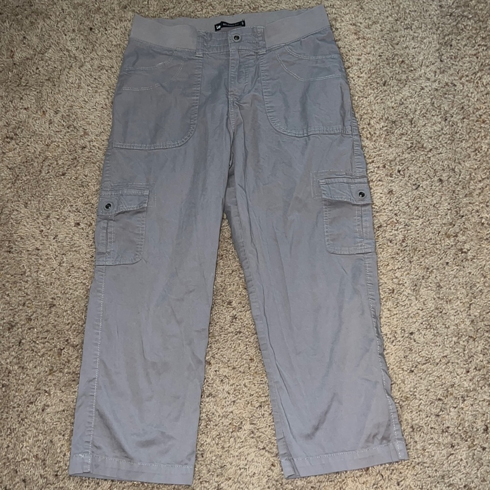 Lee solid Gray Relaxed fit Cropped Cargo Pants size 6 With elastic waist